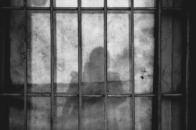 Słownik grypsery - slang oraz przykłady gwary więziennej