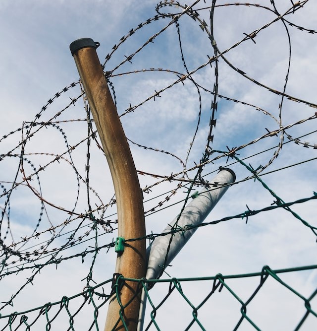 Pokazywanie białka w slangu więziennym - co to znaczy?